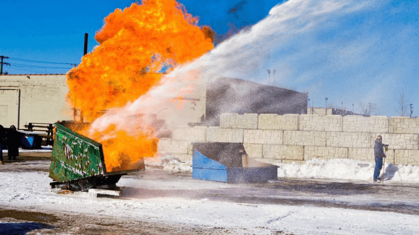 Lucha remota contra incendios con FLIR y sistemas extinción de incendios